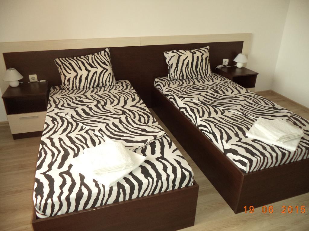 Sveti Georgi Guest House Sozopol Quarto foto