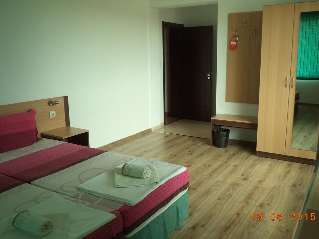Sveti Georgi Guest House Sozopol Quarto foto