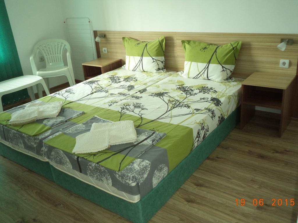 Sveti Georgi Guest House Sozopol Quarto foto